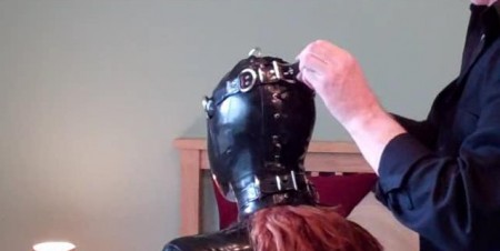 D K Bondage - Karinas First Fitting In The New Extreme Rubber Hood D K Bondage - Karinas First Fitting In The New Extreme Rubber Hood