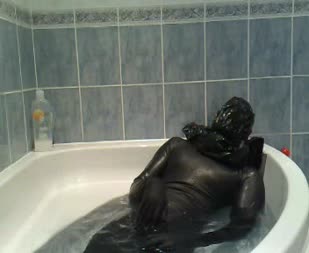 Breath Play Lover - Total Enclosure Latex In Bath With Bin Bag 