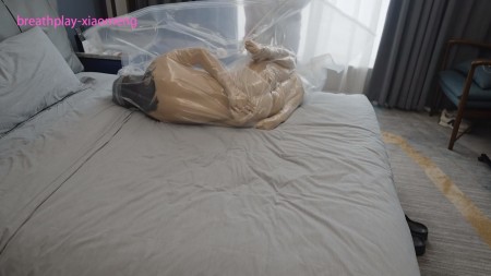 Breathplay Xiaomeng - Xiaoyu Vacuum Compressed Wearing a Diving Mask Breathplay Xiaomeng - Xiaoyu Vacuum Compressed Wearing a Diving Mask